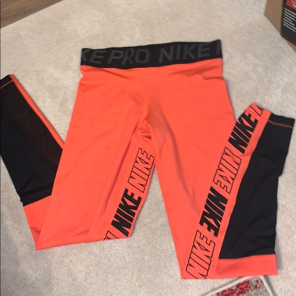 Nike compression leggings